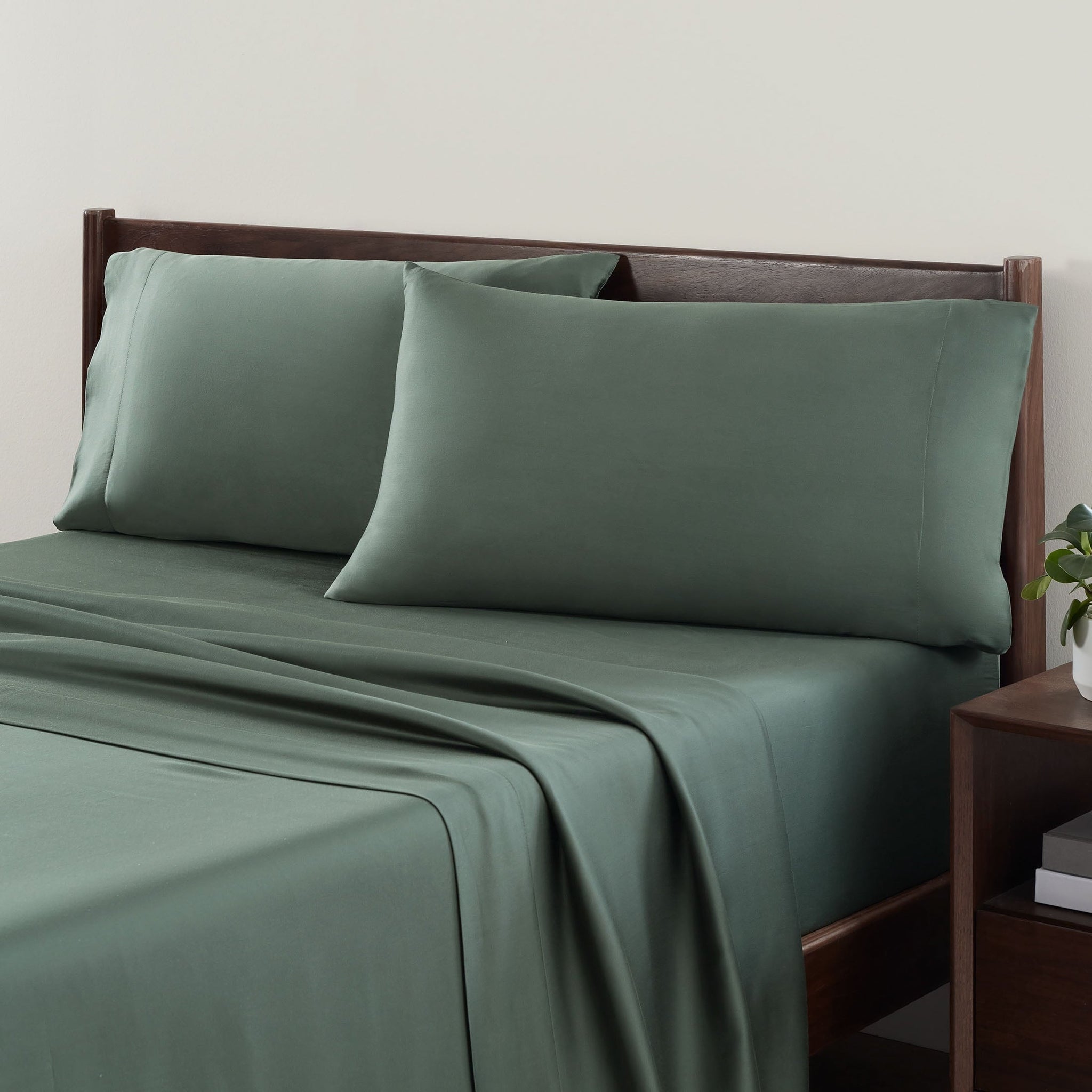4-Piece & Silky Serenity 100% Bed Sheets Set, Flagstone, Queen - Image 3